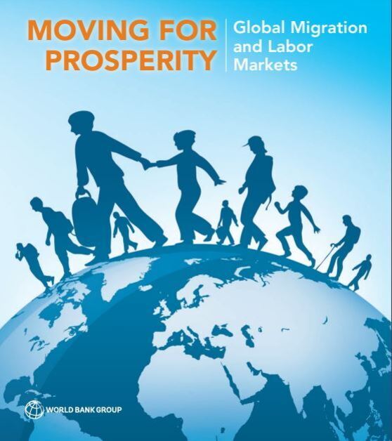 지구 위를 걷는 다양한 사람들의 실루엣과 'MOVING FOR PROSPERITY Global Migration and Labor Markets'라는 제목이 있는 표지 이미지.