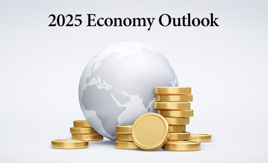 2025 경제 전망이라는 문구와 함께 지구본과 금화 더미가 있는 이미지